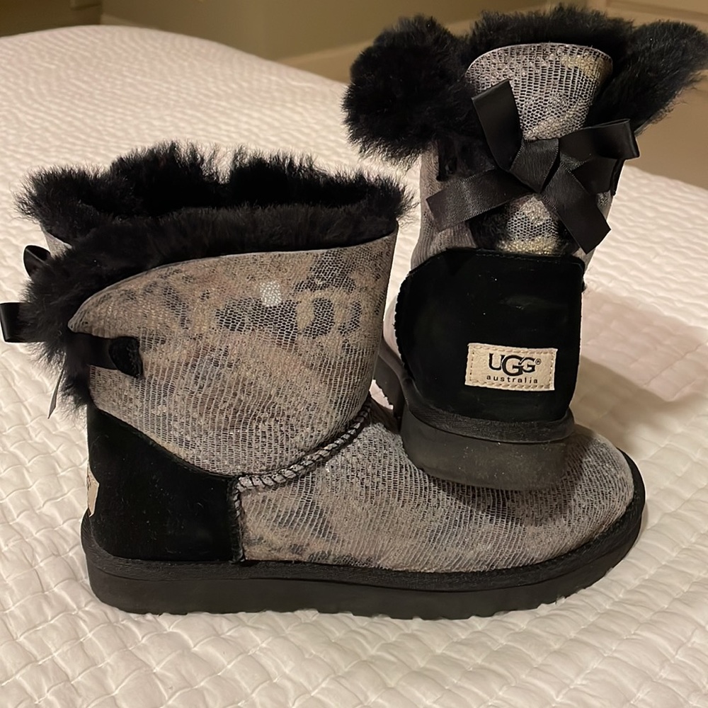 Ugg Gray Python Short Boot. Size 10 - image 2